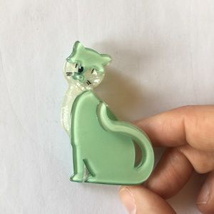 Erstwilder cat pin / brooch